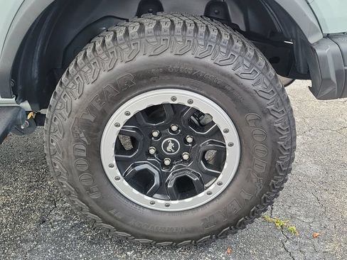 Used 2023 Ford Bronco Badlands w/ Sasquatch Package AWD/4WD image 12