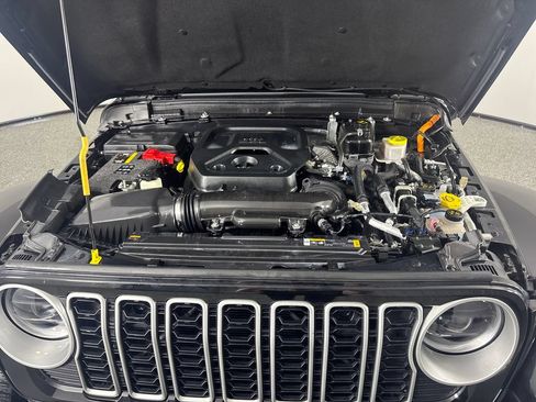 Used 2024 Jeep Wrangler Unlimited Sahara w/ Dual Top Group AWD/4WD image 22
