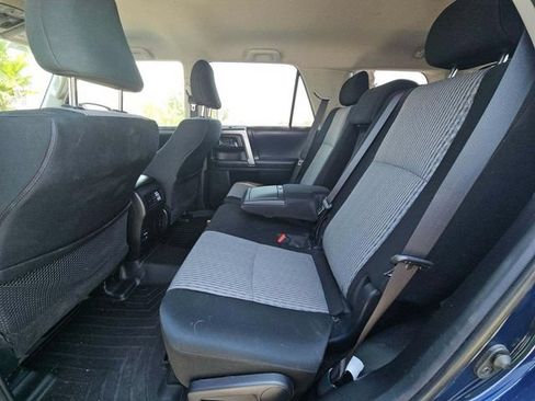 Used 2018 Toyota 4Runner SR5 AWD/4WD image 4