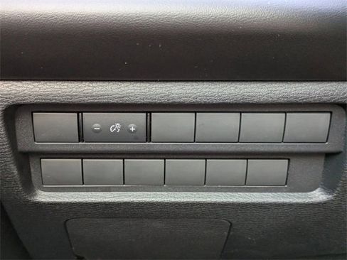 New 2025 Mitsubishi Outlander ES image 23