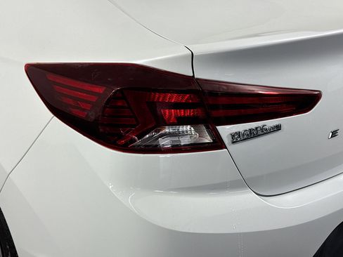 Used 2020 Hyundai Elantra SE image 35