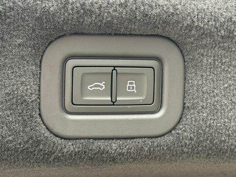 New 2026 Bentley Flying Spur Plug-In Hybrid image 41