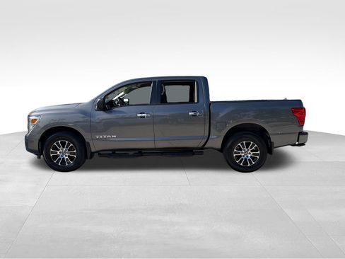 Used 2021 Nissan Titan SV w/ SV Convenience Package AWD/4WD image 4