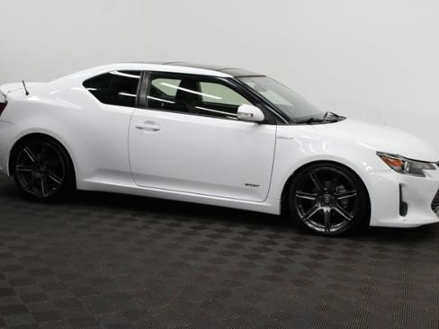 Used 2014 Scion tC image 3