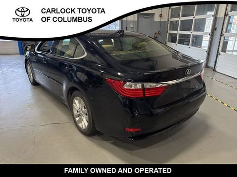 Used 2015 Lexus ES 300h w/ Navigation System Package image 9