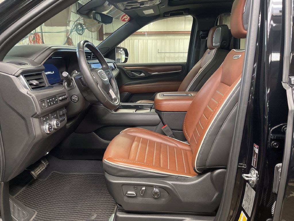 Used 2024 GMC Yukon Denali Ultimate AWD/4WD image 14