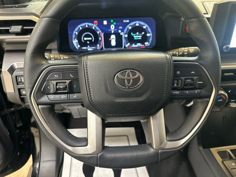 Used 2025 Toyota 4Runner TRD Sport image 12