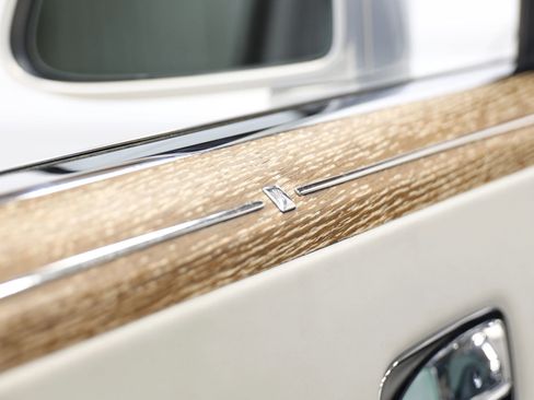 Used 2019 Rolls-Royce Ghost image 14