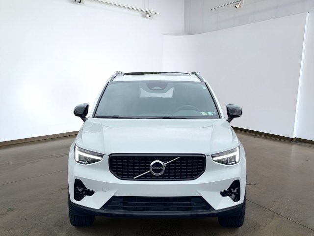 Certified 2023 Volvo XC40 B5 Plus w/ Protection Package Premier AWD/4WD image 2
