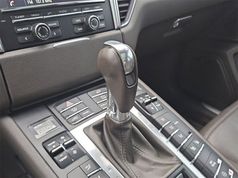 Used 2016 Porsche Macan S image 38