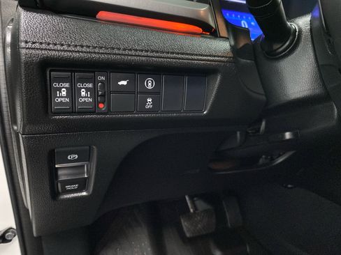 Used 2024 Honda Odyssey Sport image 17