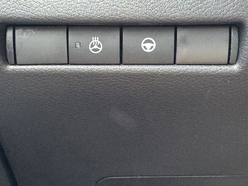 New 2026 Nissan Kicks SR w/ Cold Weather Package image 18