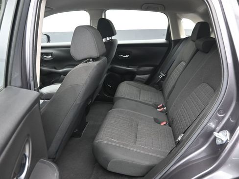 Used 2023 Honda HR-V LX image 12