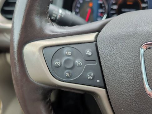 Used 2018 GMC Acadia Denali w/ Technology Package FWD image 13