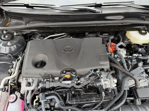 Used 2025 Toyota Camry LE image 31