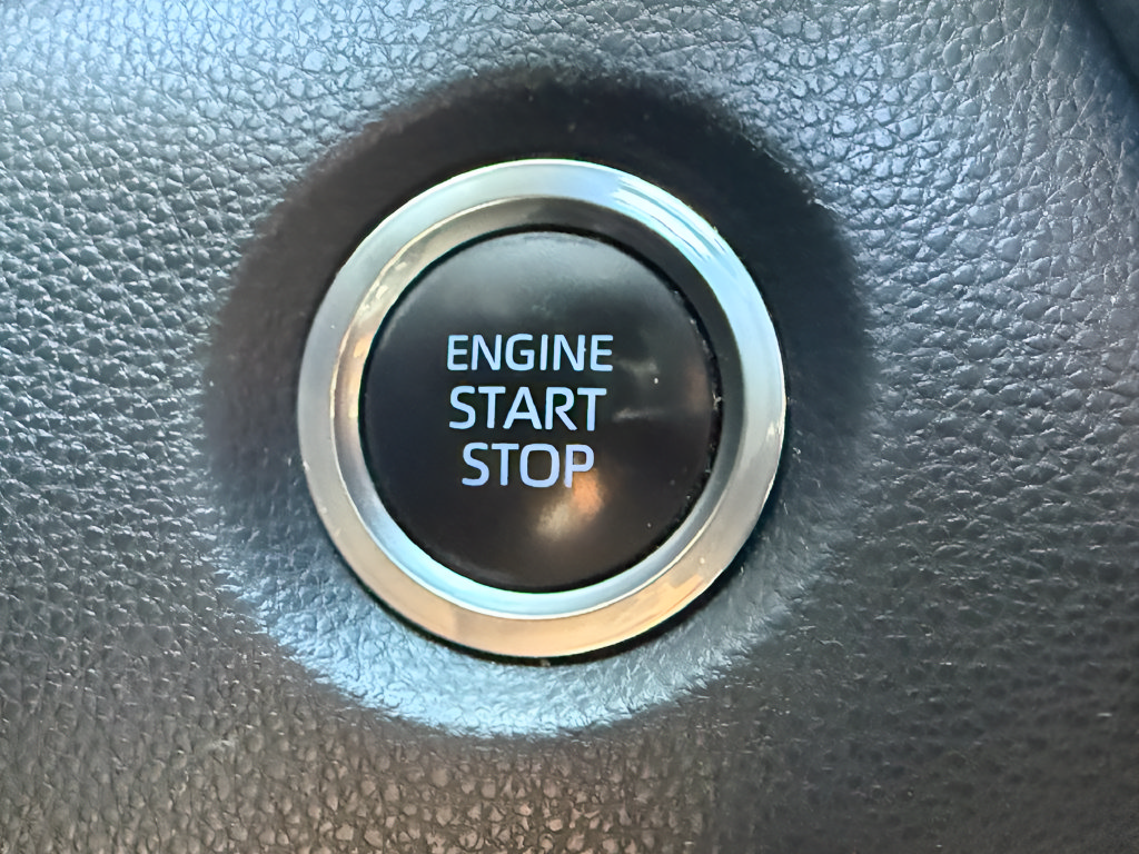 Used 2019 Toyota Corolla SE w/ Carpet Mat Package FWD image 25