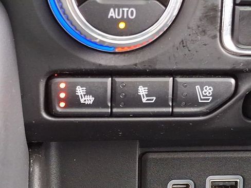 Used 2022 GMC Yukon AT4 image 30