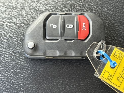 Used 2023 Jeep Gladiator Overland image 35