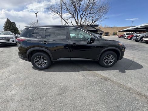 Used 2024 Nissan Rogue S image 3