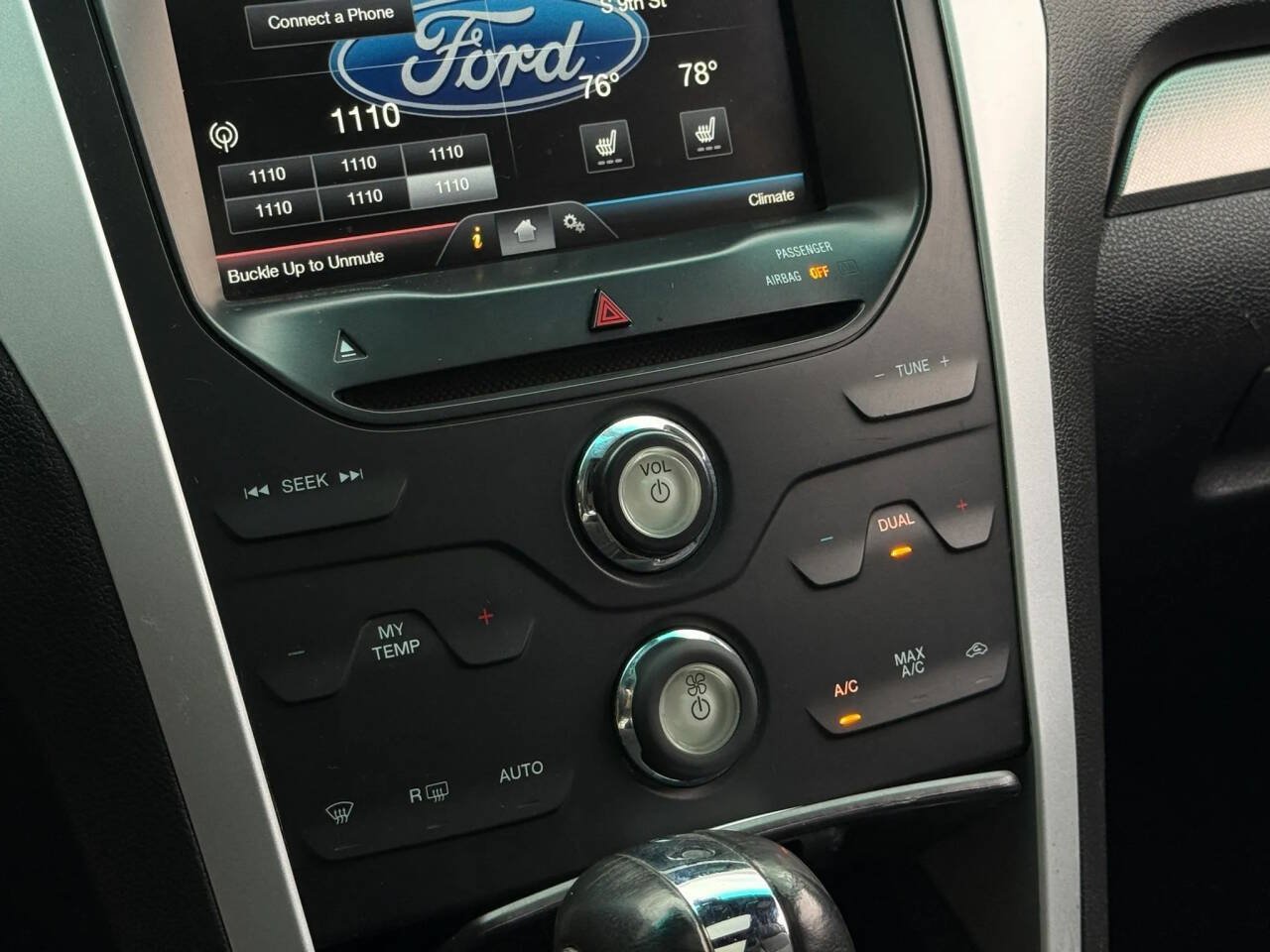 Used 2015 Ford Explorer XLT w/ Equipment Group 202B AWD/4WD image 9