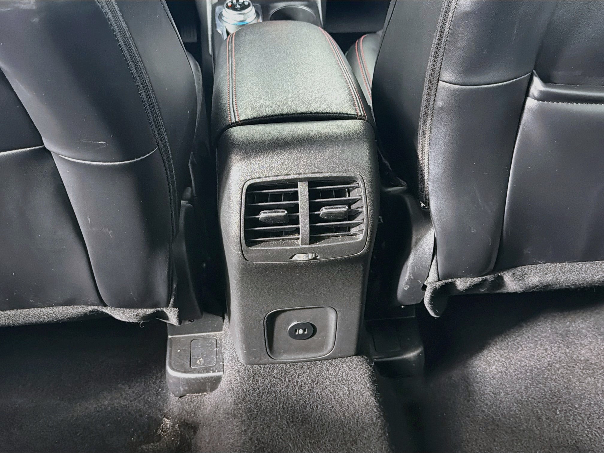 Used 2025 Ford Escape ST-Line FWD image 28