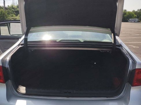 Used 2010 Buick Lucerne CXL w/ Driver Confidence Package FWD image 22