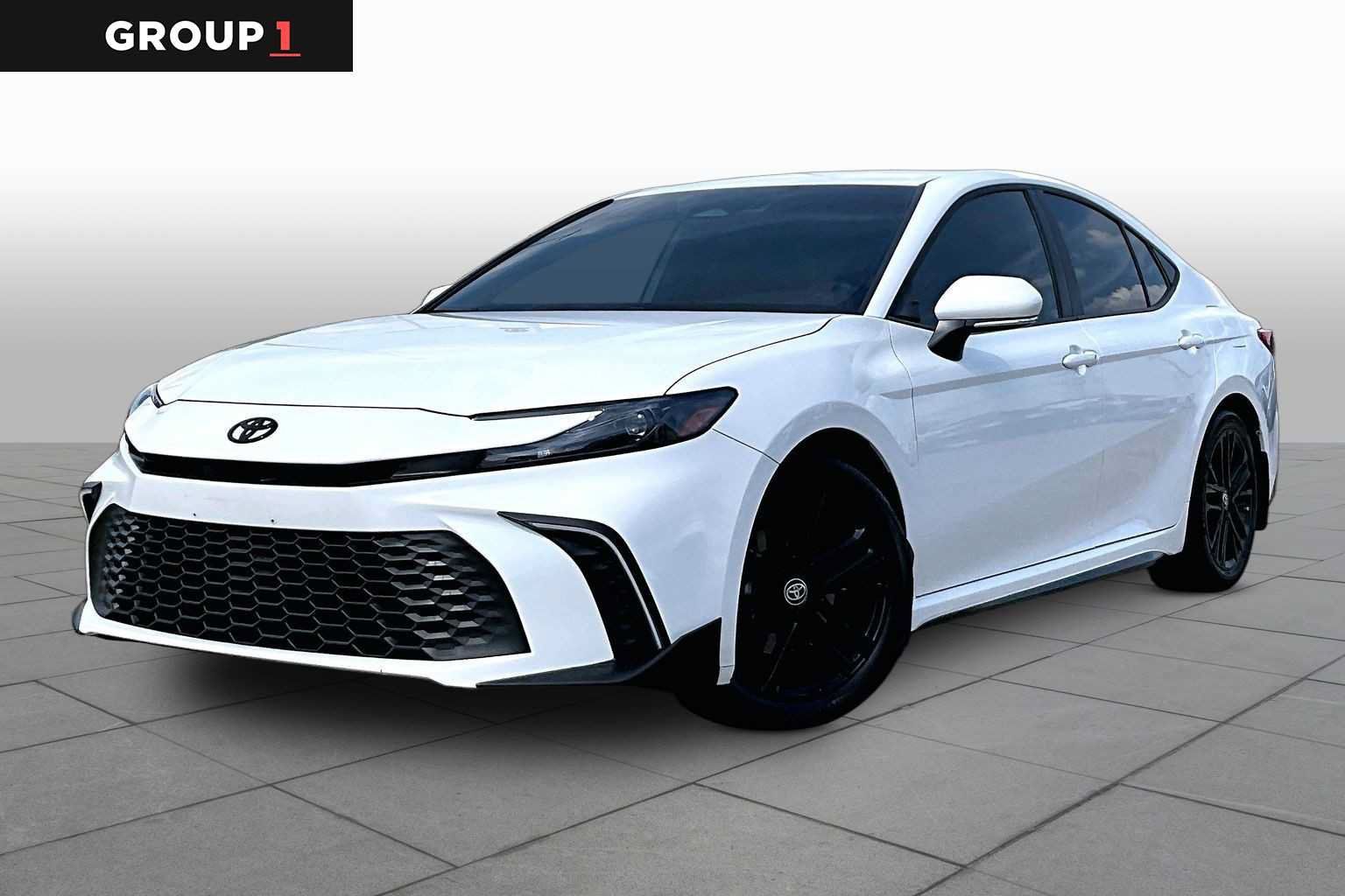 Used 2026 Toyota Camry SE w/ Convenience Package FWD image 1