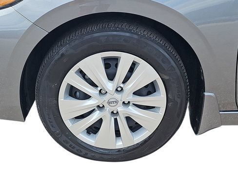 Used 2024 Nissan Sentra S FWD image 29