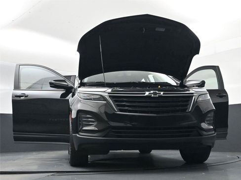 Used 2024 Chevrolet Equinox LS w/ Midnight Edition image 33