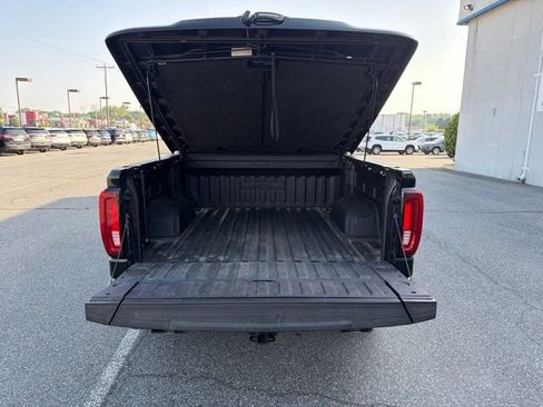 Used 2023 GMC Sierra 1500 SLT w/ SLT Premium Package AWD/4WD image 9