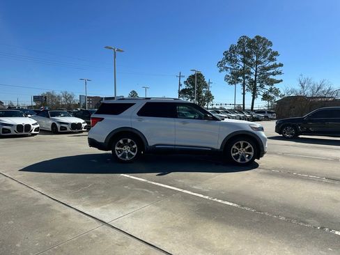 Used 2020 Ford Explorer Platinum w/ Premium Technology Package image 6