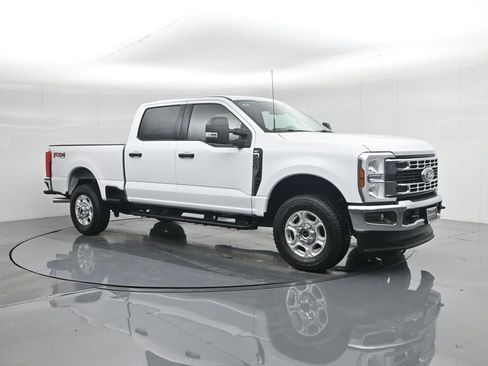 New 2026 Ford F250 XLT w/ FX4 Off-Road Package image 29