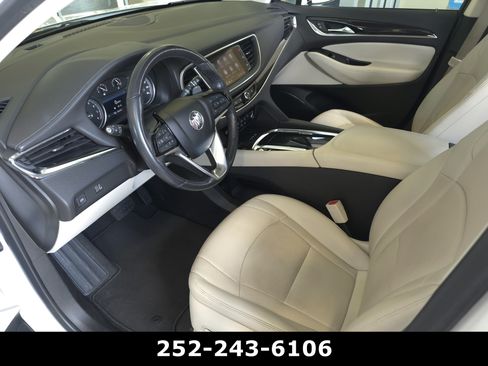 Used 2023 Buick Enclave Essence FWD image 10