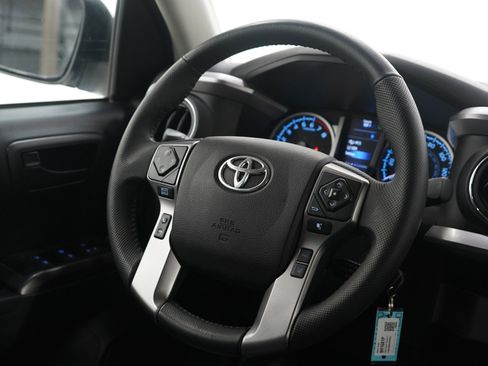 Used 2020 Toyota Tacoma SR5 image 13