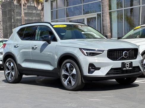 New 2026 Volvo XC40 B5 Plus AWD/4WD image 7