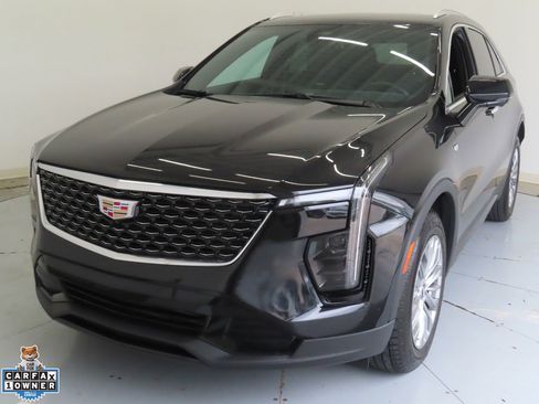Used 2025 Cadillac XT4 Premium Luxury FWD image 8