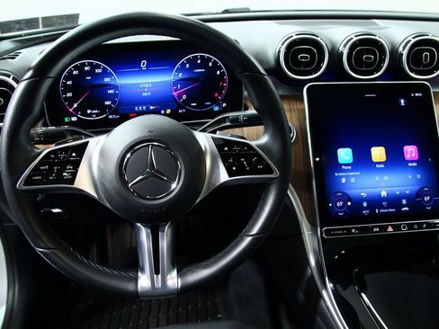 Used 2025 Mercedes-Benz C 300 4MATIC Sedan image 6