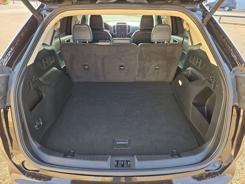 Used 2023 Ford Edge SEL w/ Sport Appearance Package image 12