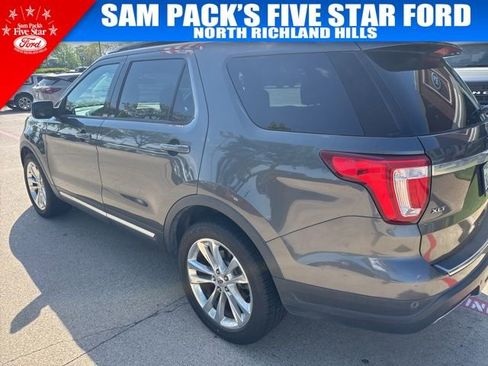 Used 2018 Ford Explorer XLT w/ Equipment Group 201A image 6