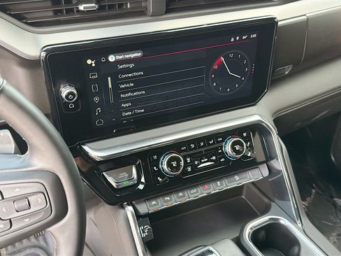 Used 2025 GMC Sierra 1500 Denali w/ Technology Package AWD/4WD image 27