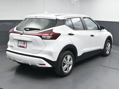 Used 2023 Nissan Kicks S image 8