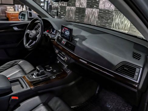 Used 2019 Audi Q5 2.0T Premium w/ Convenience Package image 15