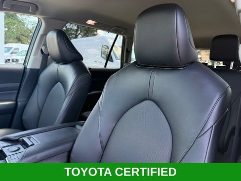 Used 2025 Toyota Grand Highlander AWD image 11