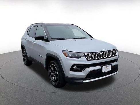Used 2025 Jeep Compass Limited AWD/4WD image 3