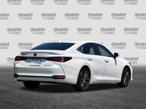 Used 2025 Lexus ES 300h w/ Premium Package FWD image 5