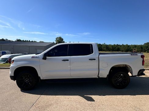 Used 2024 Chevrolet Silverado 1500 Custom Trail Boss AWD/4WD image 2