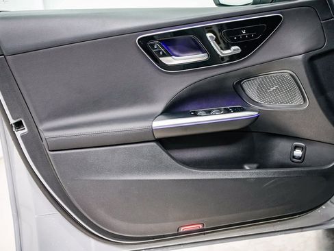 Used 2025 Mercedes-Benz C 300 4MATIC Sedan image 19
