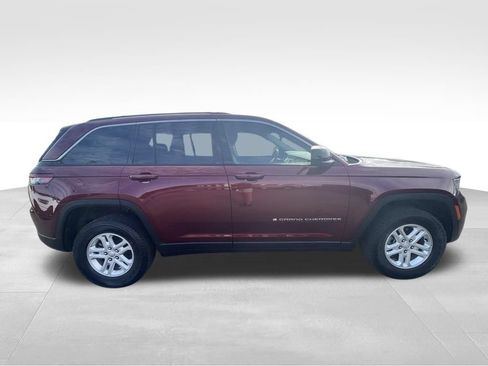 Used 2023 Jeep Grand Cherokee Laredo AWD/4WD image 11
