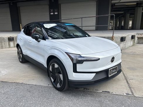 Certified 2025 Volvo EX30 Ultra image 2