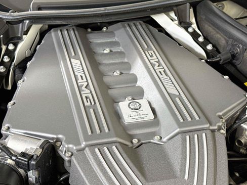 Used 2012 Mercedes-Benz SLS AMG Roadster image 32